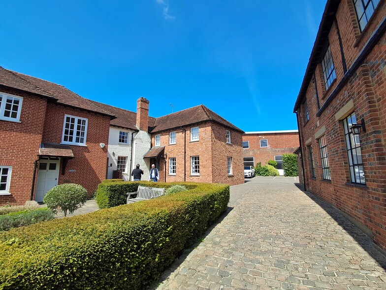 High St, Goring for lease - Building Photo - Image 2 of 5