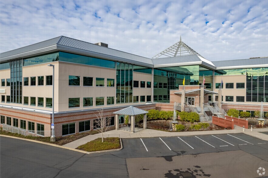 6400 SE Lake Rd, Portland, OR à louer - Photo du bâtiment - Image 1 de 8