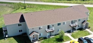 Plus de détails pour 400 13th Ave NW, Oelwein, IA - Multi-résidentiel à vendre