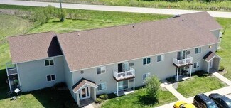 Plus de détails pour 400 13th Ave NW, Oelwein, IA - Multi-résidentiel à vendre