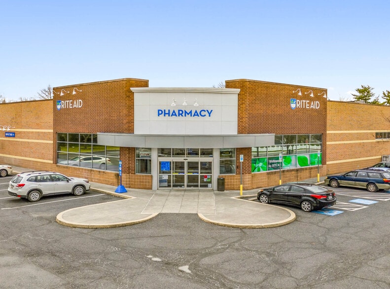 231 West St, Gettysburg, PA for lease - Building Photo - Image 2 of 4