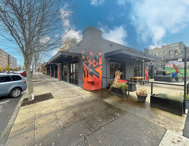 Plus de détails pour 902 N State St, Bellingham, WA - Commerce de détail à louer