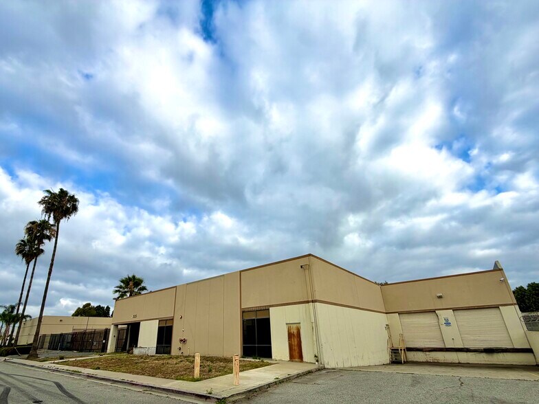 2925 Seaboard Ln, Long Beach, CA à vendre - Photo du bâtiment - Image 2 de 7