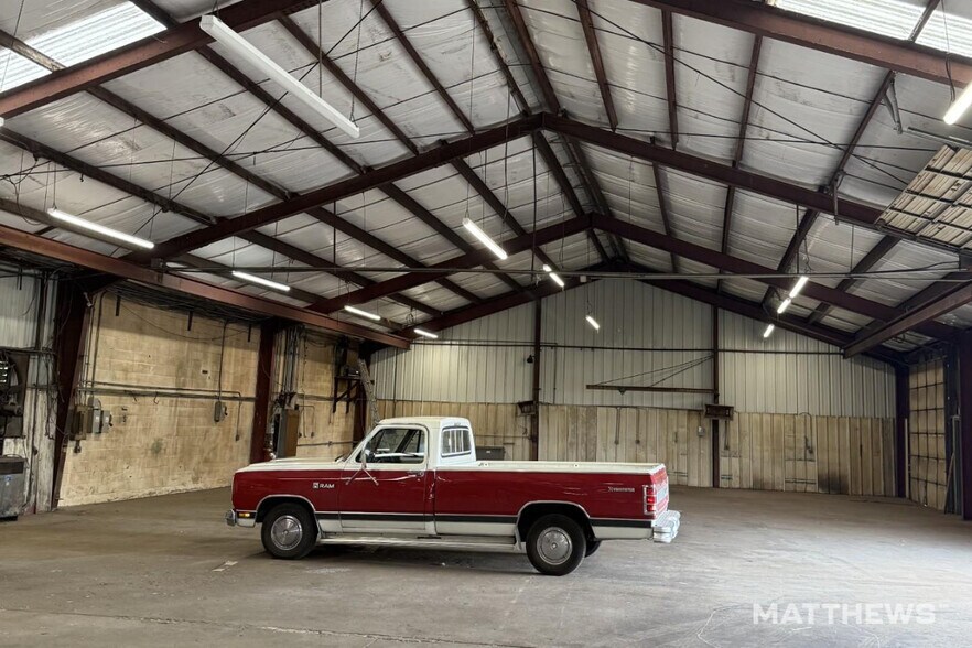 2402 Knoblock St, Houston, TX for lease - Building Photo - Image 2 of 3