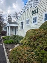 631 Montauk Hwy, West Islip, NY for lease Interior Photo- Image 1 of 18