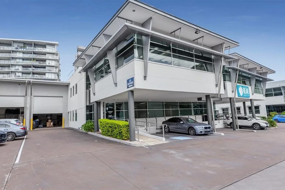 305 Montague Rd, WEST END for lease Primary Photo- Image 1 of 4