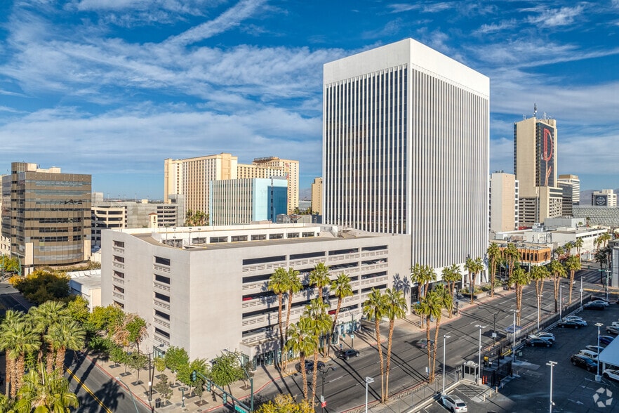 300 S 4th St, Las Vegas, NV à louer - Photo du bâtiment - Image 1 de 9