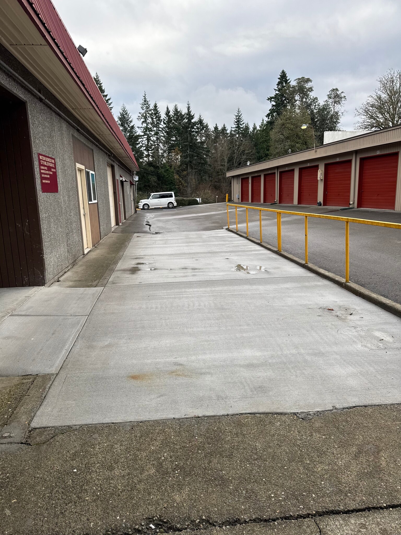 12715 Miller Rd NE, Bainbridge Island, WA for lease Interior Photo- Image 1 of 6