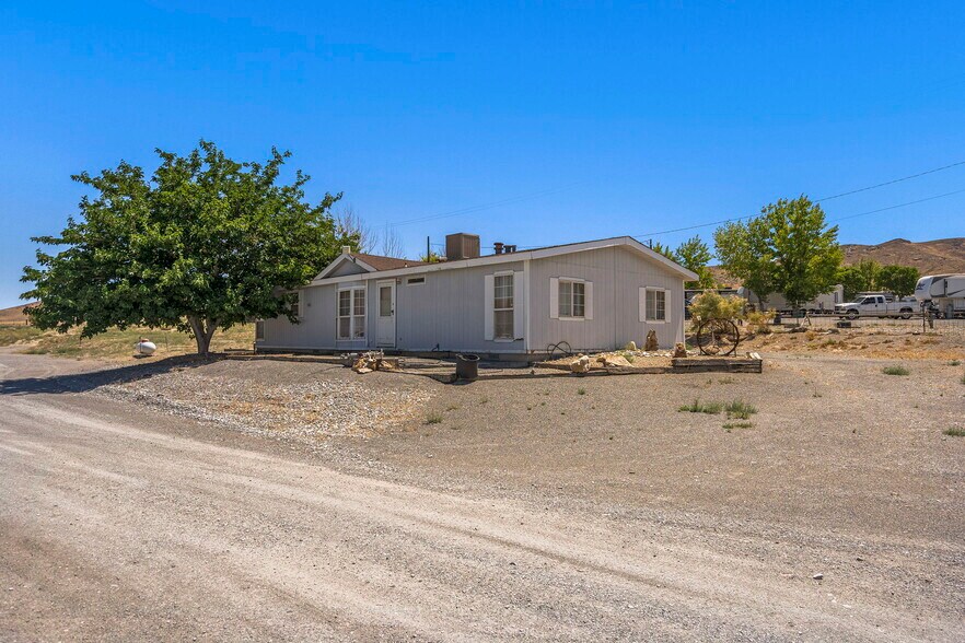 150 Highway 400, Mill City, NV à vendre - Photo du bâtiment - Image 2 de 15