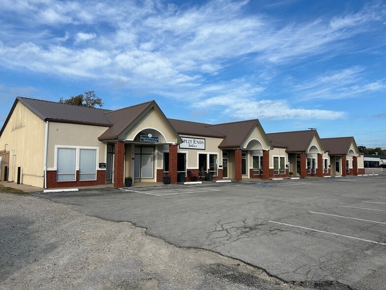 1020-1026 FORT WORTH HIGHWAY portfolio of 2 properties for sale on LoopNet.ca - Building Photo - Image 1 of 14