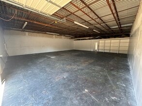 2650 Lombardy Ln, Dallas, TX for lease Interior Photo- Image 2 of 9