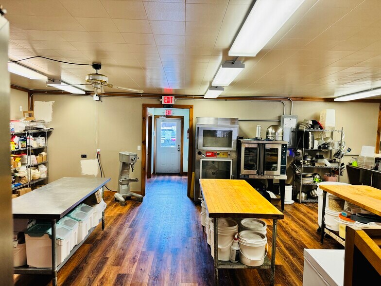 7251 Bradley St, Lake Tomahawk, WI à vendre - Photo intérieure - Image 3 de 16