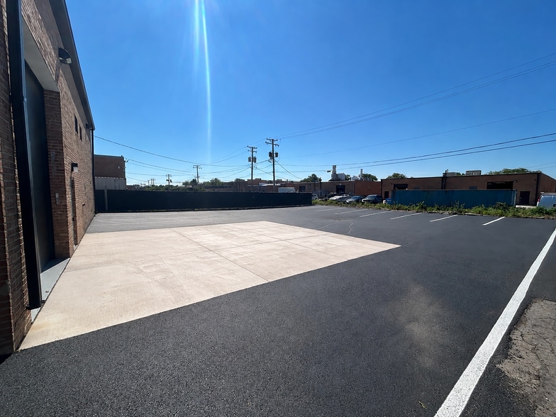 1301 Brummel Dr, Elk Grove Village, IL for lease - Building Photo - Image 3 of 12