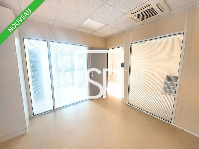 Commerce de détail dans Clermont-Ferrand à louer - Photo intérieure - Image 3 de 11