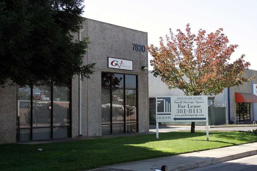 7830 Cucamonga Ave, Sacramento, CA à louer - Photo du bâtiment - Image 3 de 4