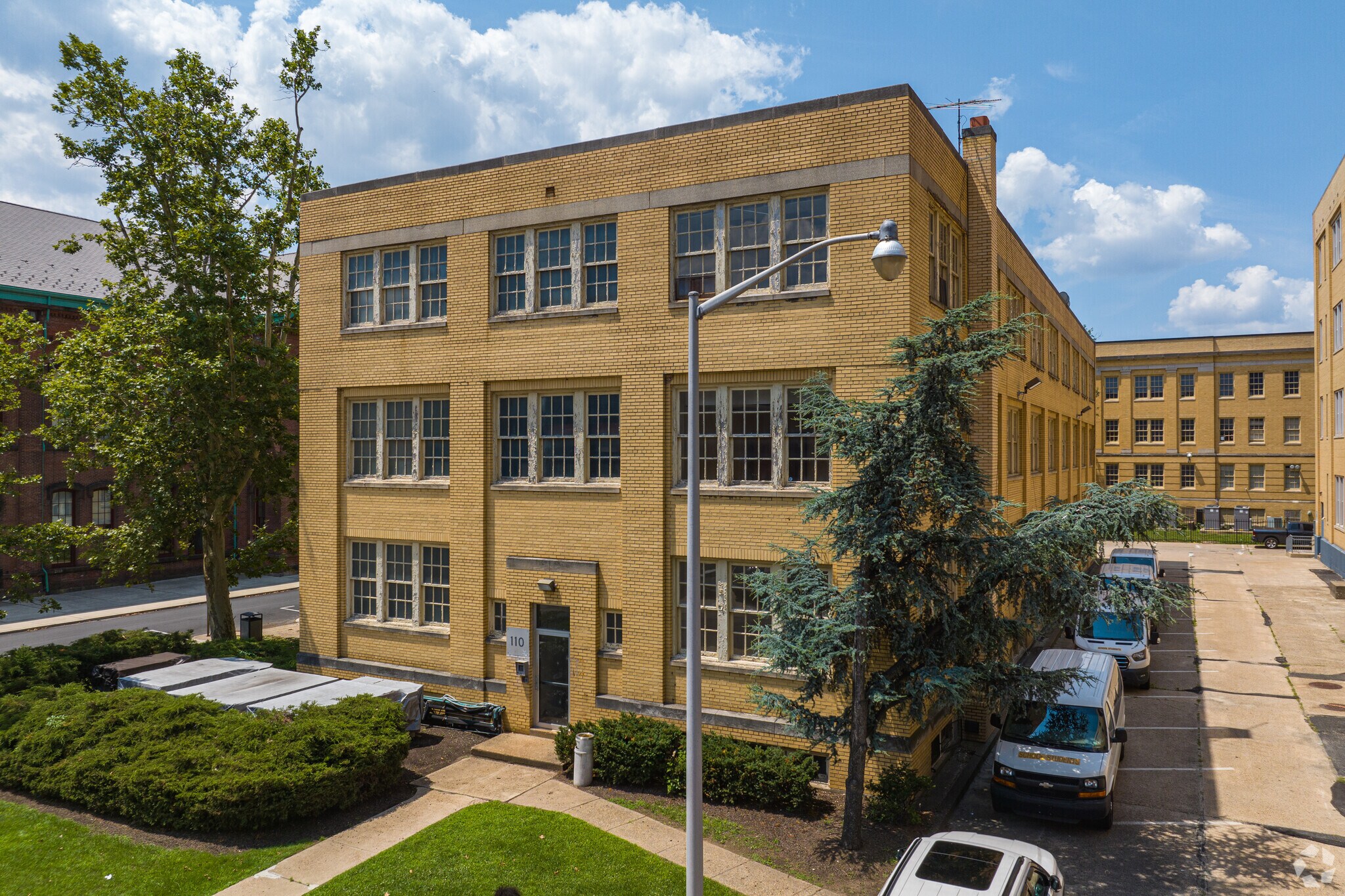 2275 Bridge St- Building 110, Philadelphia, PA à vendre Photo du bâtiment- Image 1 de 3