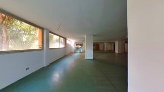 Plus de détails pour Multi-résidentiel à vendre