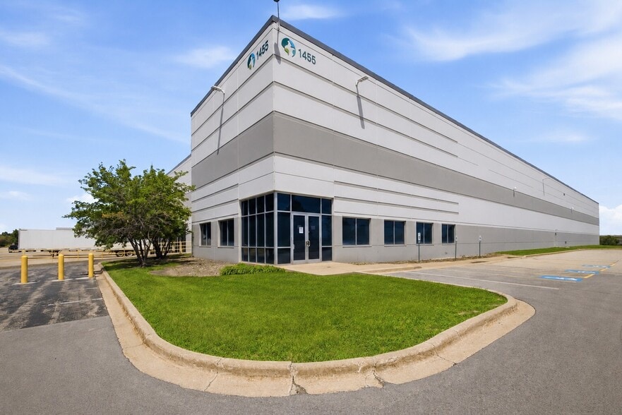 1455 Remington Blvd, Bolingbrook, IL for lease - Primary Photo - Image 1 of 1