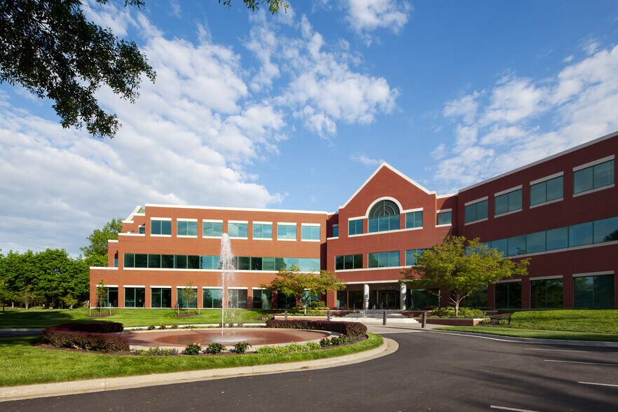 4050 Innslake Dr, Glen Allen, VA à louer - Photo du bâtiment - Image 1 de 4