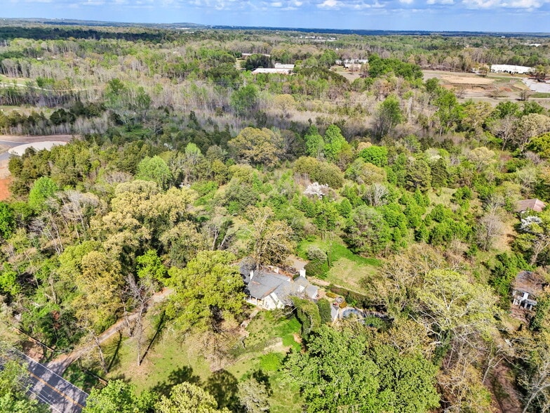 1203 Old Grove Rd, Piedmont, SC à vendre - Photo du bâtiment - Image 1 de 32