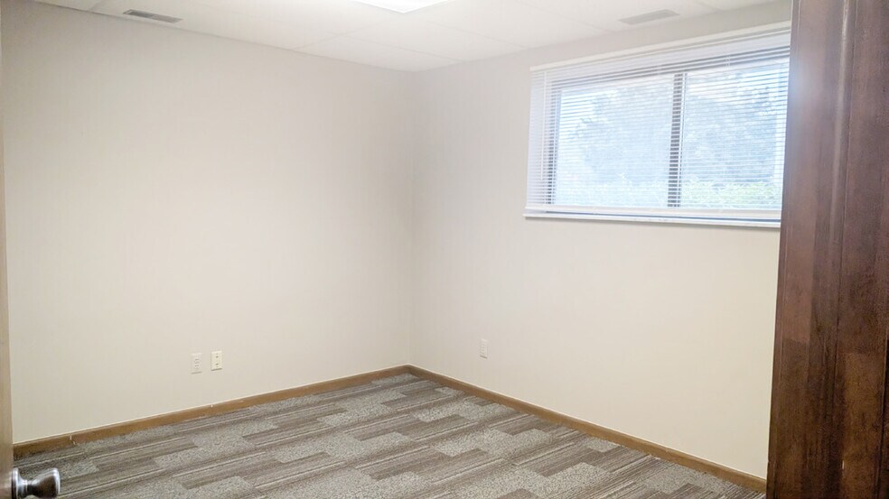 30020 Schoenherr Rd, Warren, MI à louer - Photo intérieure - Image 3 de 4