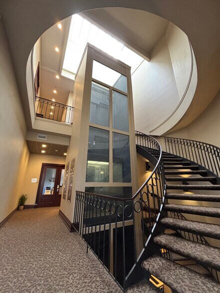 1101 S Fawcett Ave, Tacoma, WA à louer - Photo du bâtiment - Image 3 de 5