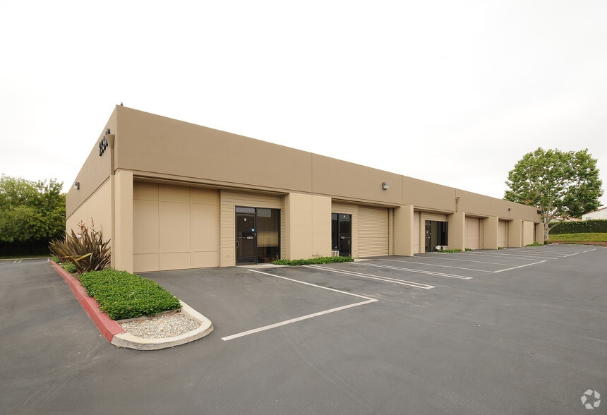 23342 Peralta Dr, Laguna Hills, CA for lease - Primary Photo - Image 1 of 2