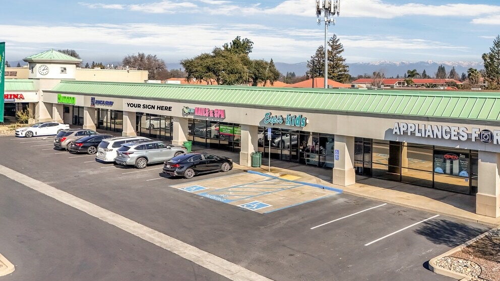 3316 S Mooney Blvd, Visalia, CA for lease Primary Photo- Image 1 of 14