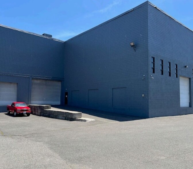 93 Triangle St, Danbury, CT à louer - Photo du bâtiment - Image 3 de 8