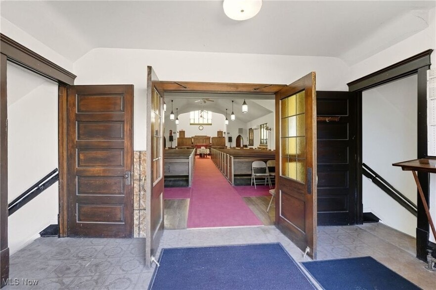 742 Johnston St, Akron, OH for sale - Interior Photo - Image 3 of 13