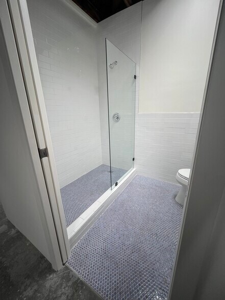 123 E C St, Wilmington, CA à vendre - Photo du bâtiment - Image 3 de 18