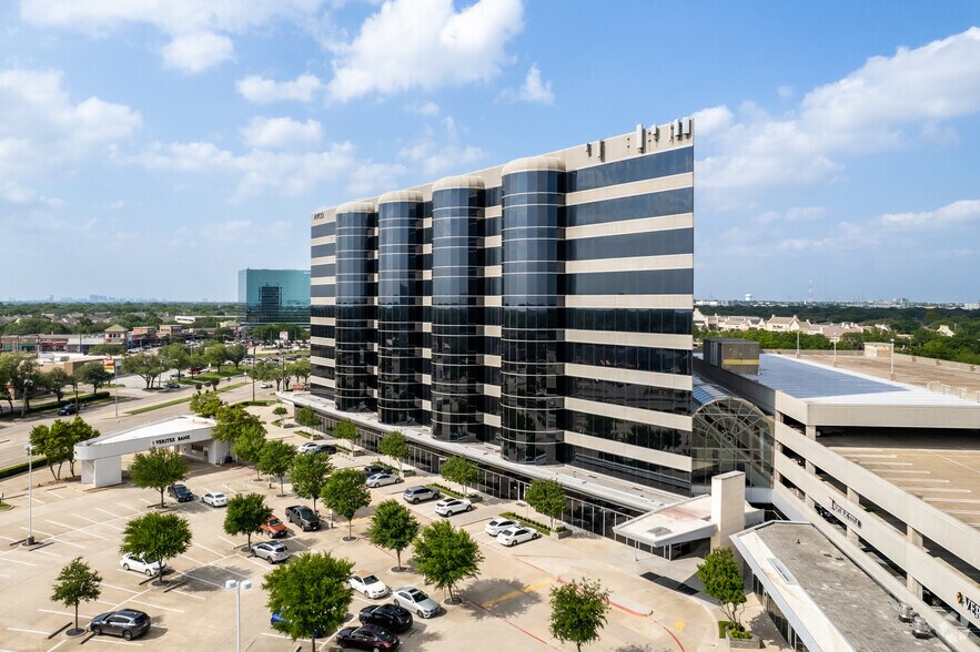 17950 Preston Rd, Dallas, TX à louer - Photo du bâtiment - Image 3 de 21