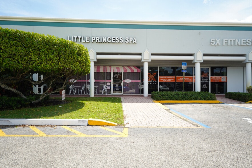 3350 NW 2nd Ave, Boca Raton, FL for lease - Building Photo - Image 3 of 24