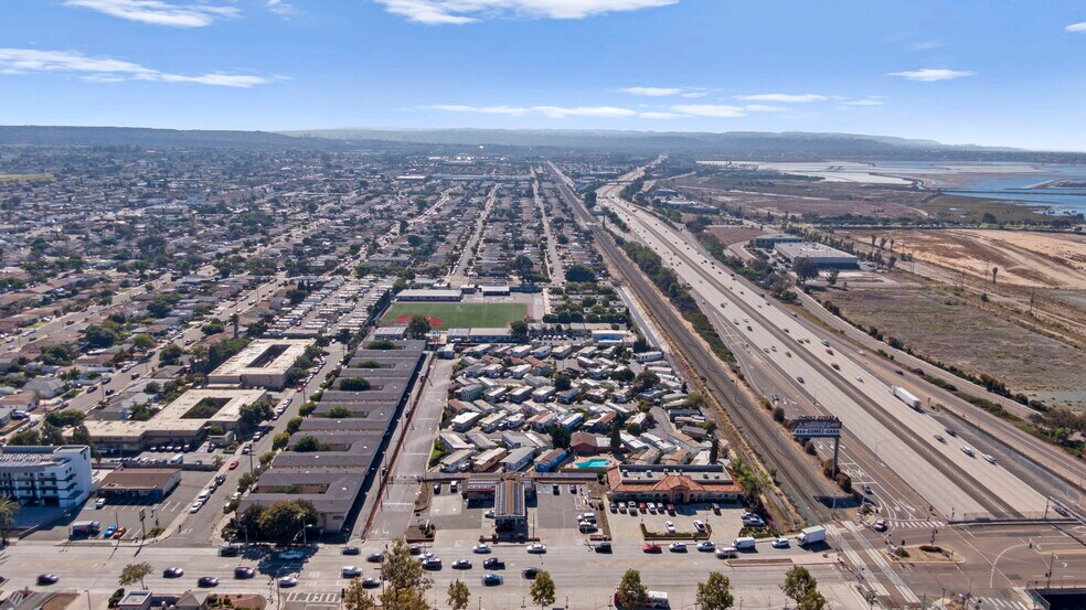 720 H St, Chula Vista, CA à vendre - Photo du bâtiment - Image 3 de 9