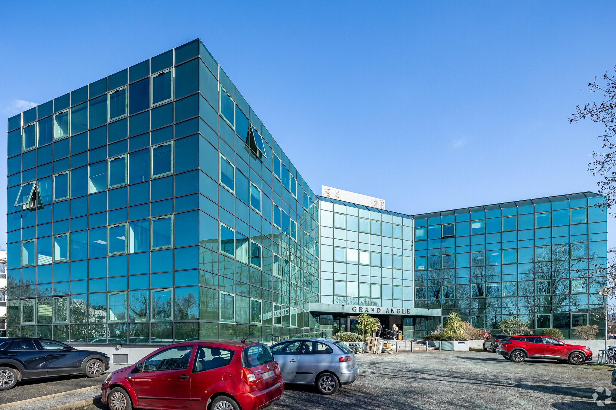 2 Avenue De Chavailles, Bruges for lease Primary Photo- Image 1 of 4