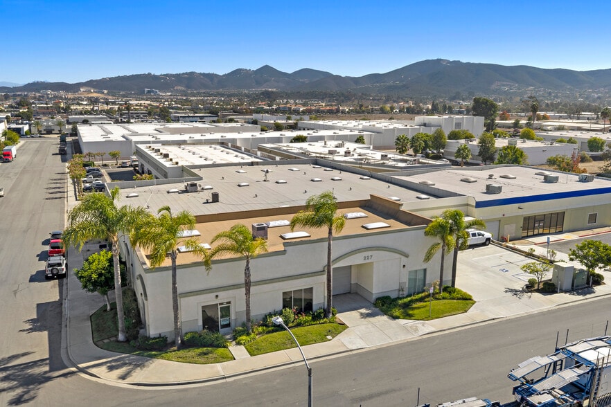 227 Pawnee St, San Marcos, CA for lease - Building Photo - Image 2 of 9