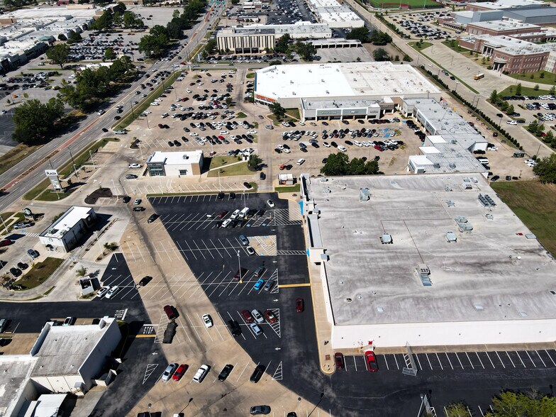 4820 S Broadway Ave, Tyler, TX à louer - Photo du bâtiment - Image 3 de 4