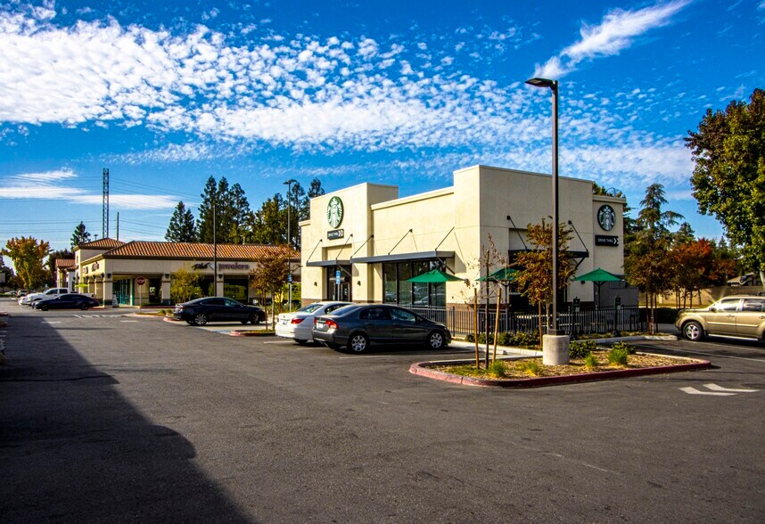 4400-4560 Coffee Rd, Bakersfield, CA à louer - Photo du bâtiment - Image 2 de 8