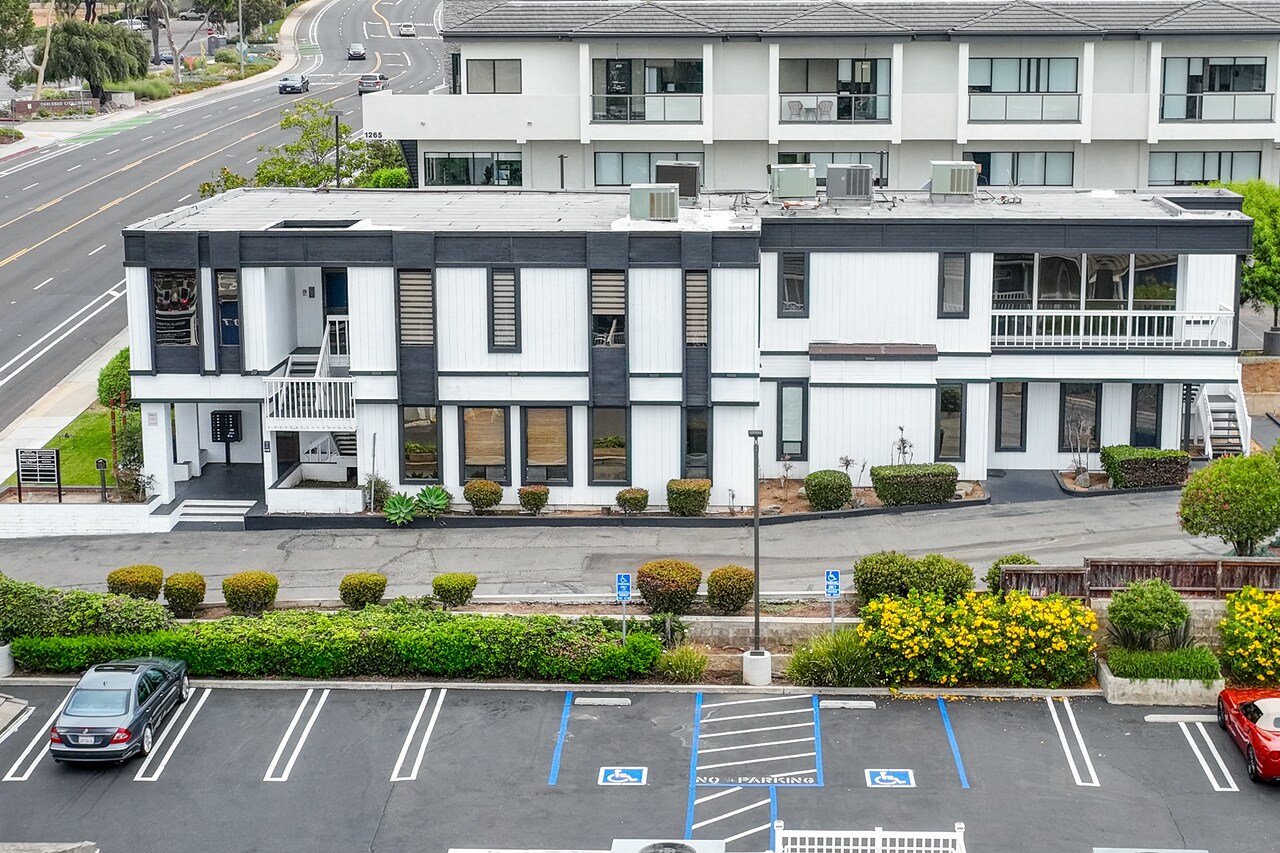 1241 Carlsbad Village Dr, Carlsbad, CA à louer Photo du bâtiment- Image 1 de 11