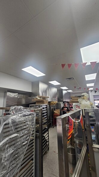 7308 Castor Ave, Philadelphia, PA à vendre - Photo du bâtiment - Image 3 de 19