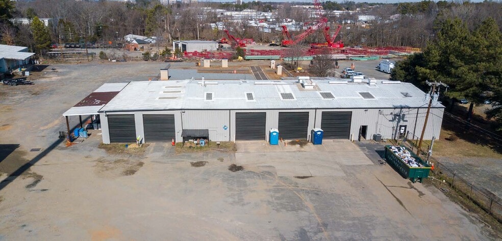8101-8103 Statesville Rd, Charlotte, NC for lease - Building Photo - Image 2 of 13