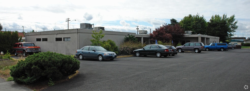 1251-1261 Lancaster Dr NE, Salem, OR for lease - Primary Photo - Image 2 of 4