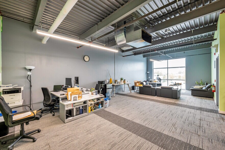 23288 Dyke Rd, Richmond, BC à louer - Photo du bâtiment - Image 3 de 10