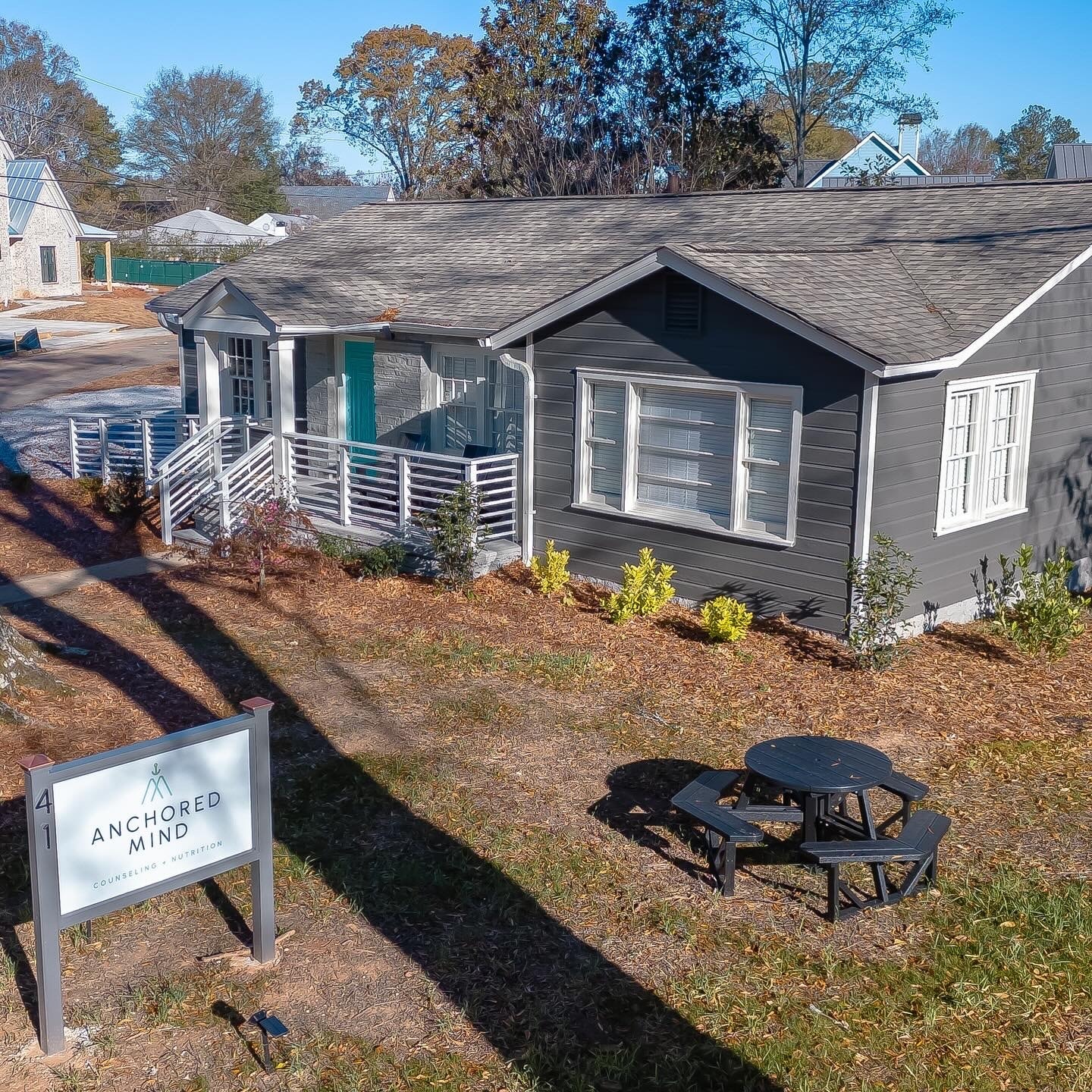 41 Woodstock Rd, Roswell, GA for lease Building Photo- Image 1 of 13