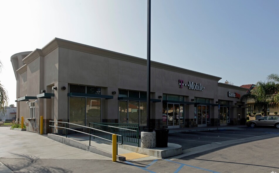 120 W Baseline Ave, Rialto, CA for lease - Building Photo - Image 2 of 3