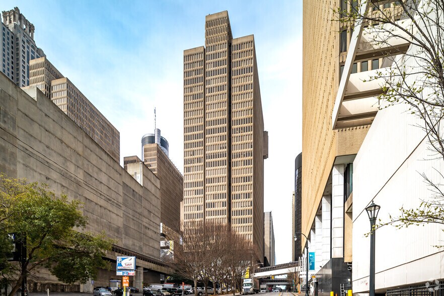 233 Peachtree St NE, Atlanta, GA à louer - Photo du bâtiment - Image 3 de 24