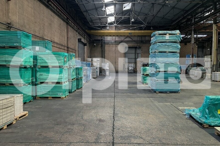 Flex in Ternay for lease - Interior Photo - Image 3 of 6