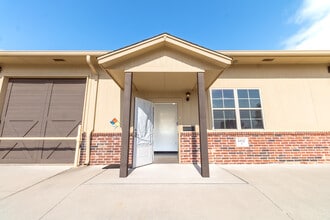 6932 Highwater Cir, Edmond, OK à louer Photo intérieure- Image 1 de 4
