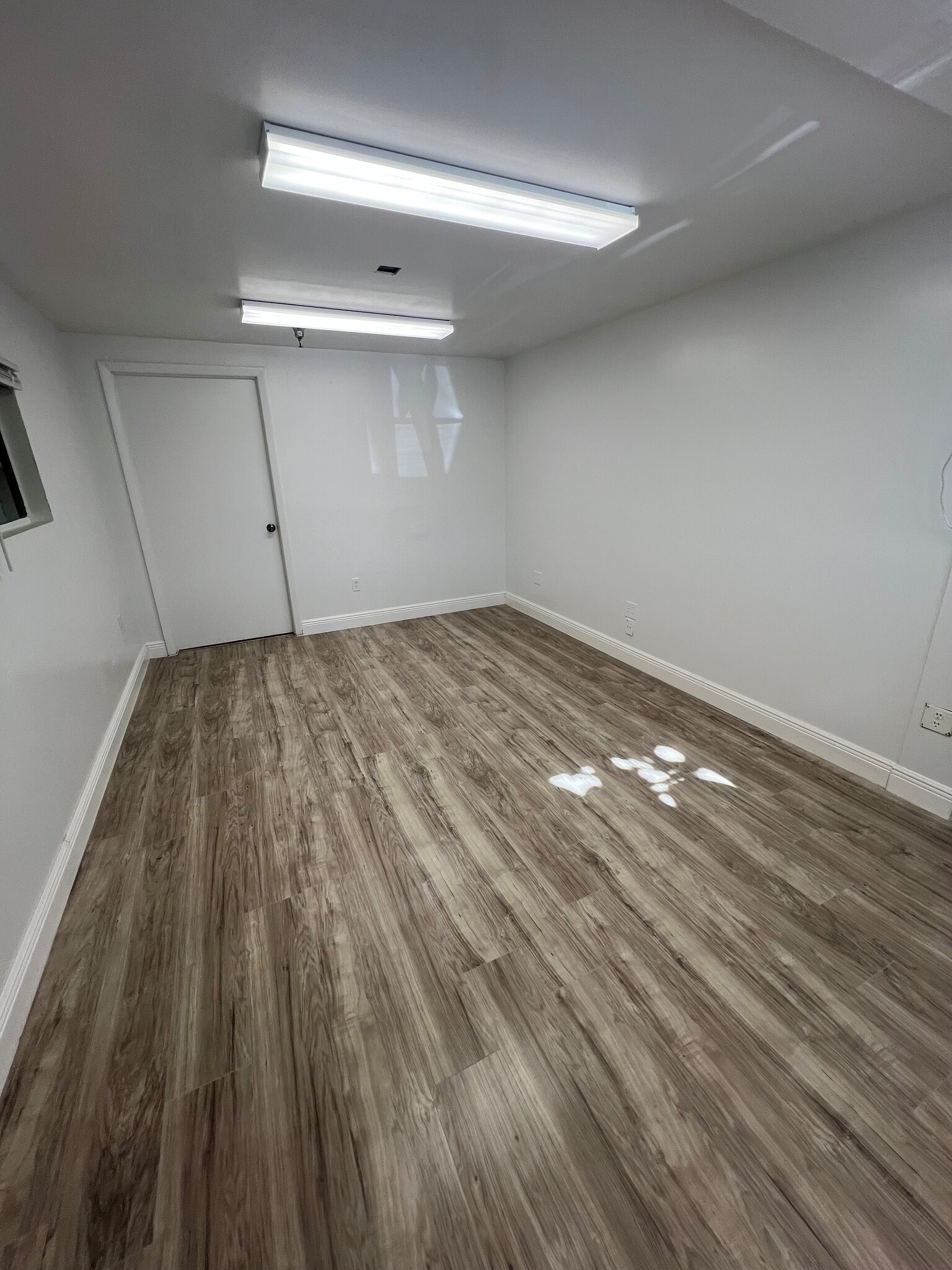 3885 Investment Ln, Riviera Beach, FL for lease Interior Photo- Image 1 of 4