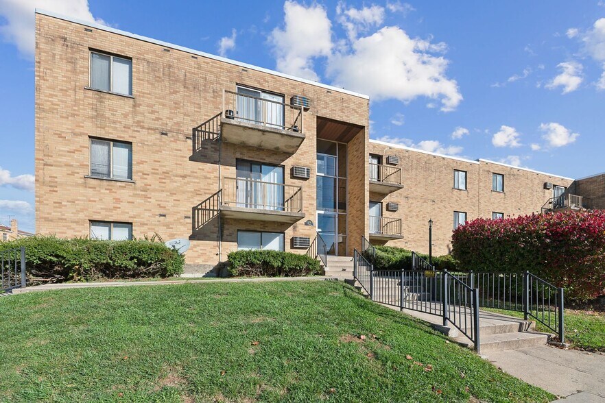 3204 Mozart Ave, Cincinnati, OH à vendre - Photo du bâtiment - Image 2 de 28